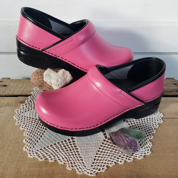 Wicked PiNK Dansko Pro Clogs Azalea Flower Boho Cottage Girlhood Glinda 4.5-5 - Picture 1 of 11